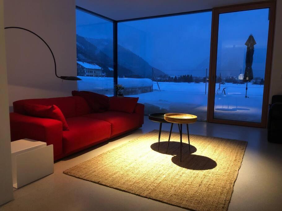 Urban Mountain Chalet With Lake View موراخ المظهر الخارجي الصورة