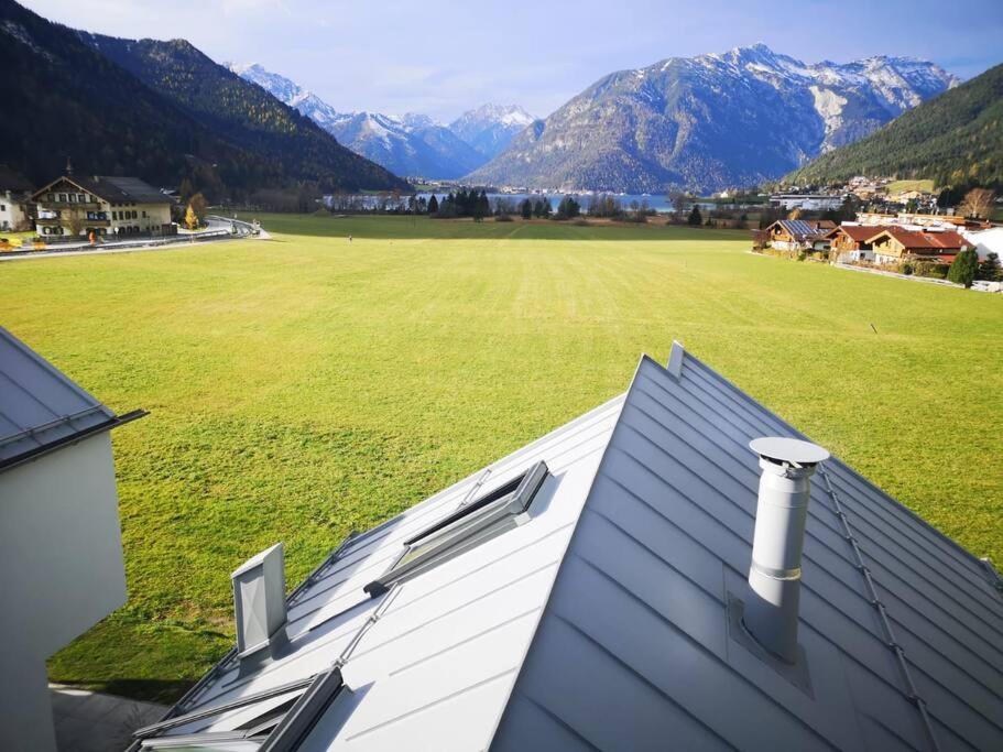 Urban Mountain Chalet With Lake View موراخ المظهر الخارجي الصورة