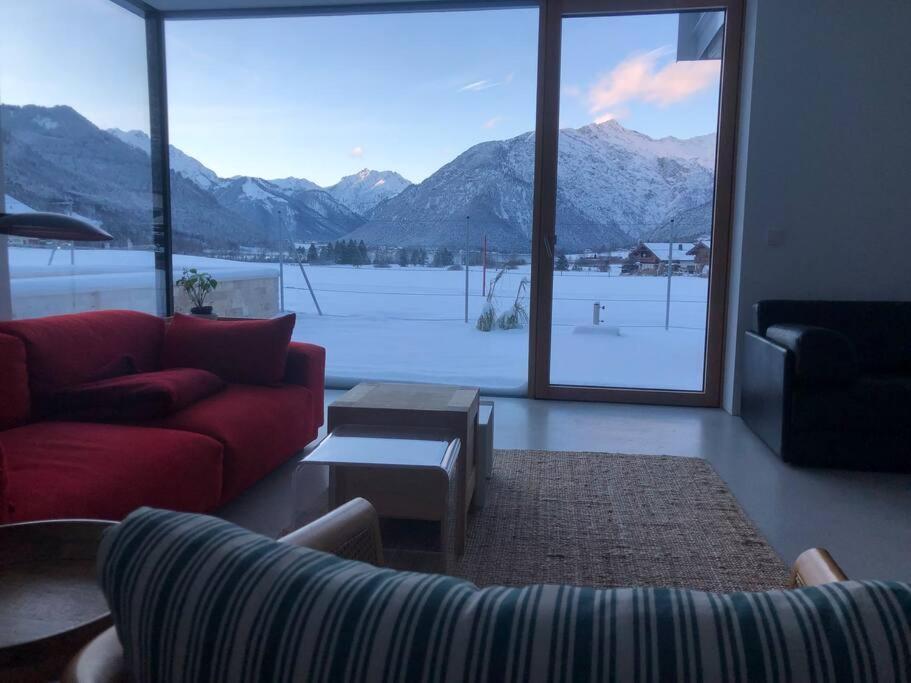 Urban Mountain Chalet With Lake View موراخ المظهر الخارجي الصورة