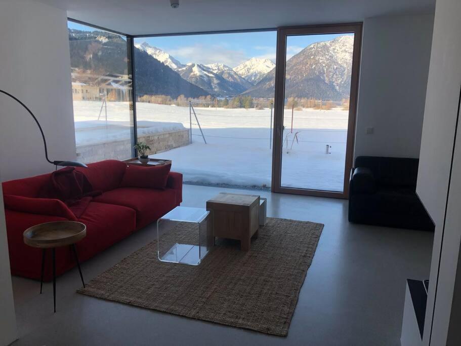Urban Mountain Chalet With Lake View موراخ المظهر الخارجي الصورة