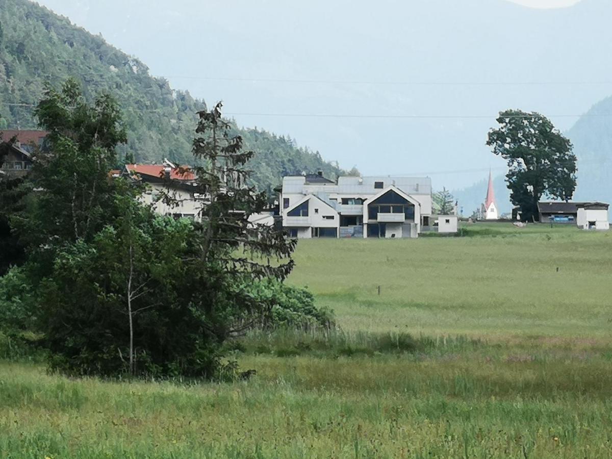 Urban Mountain Chalet With Lake View موراخ المظهر الخارجي الصورة