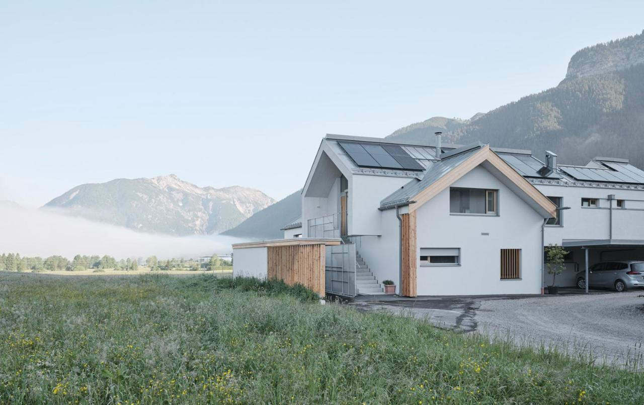 Urban Mountain Chalet With Lake View موراخ المظهر الخارجي الصورة