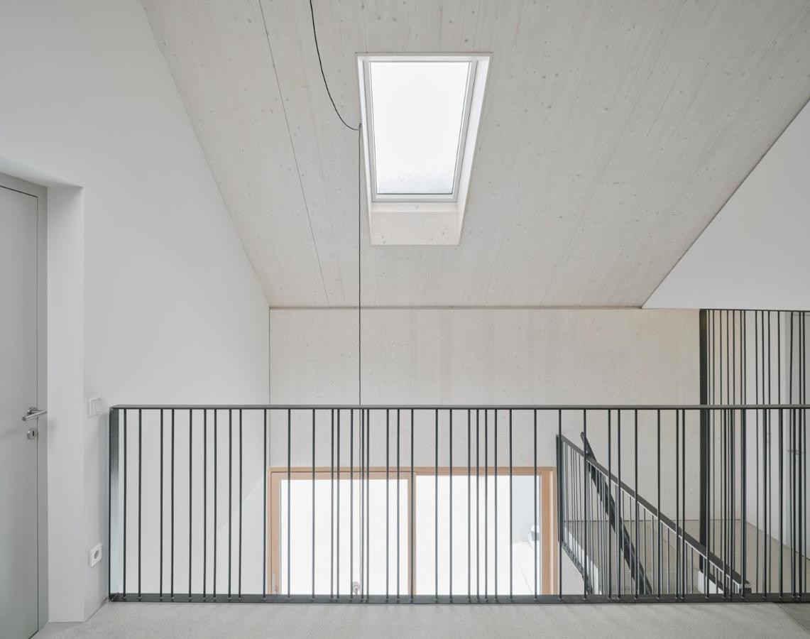 Urban Mountain Chalet With Lake View موراخ المظهر الخارجي الصورة