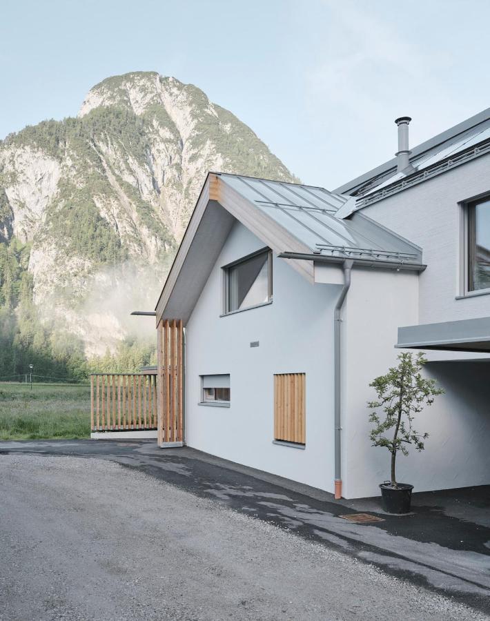 Urban Mountain Chalet With Lake View موراخ المظهر الخارجي الصورة