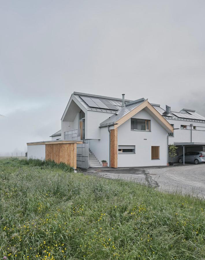 Urban Mountain Chalet With Lake View موراخ المظهر الخارجي الصورة