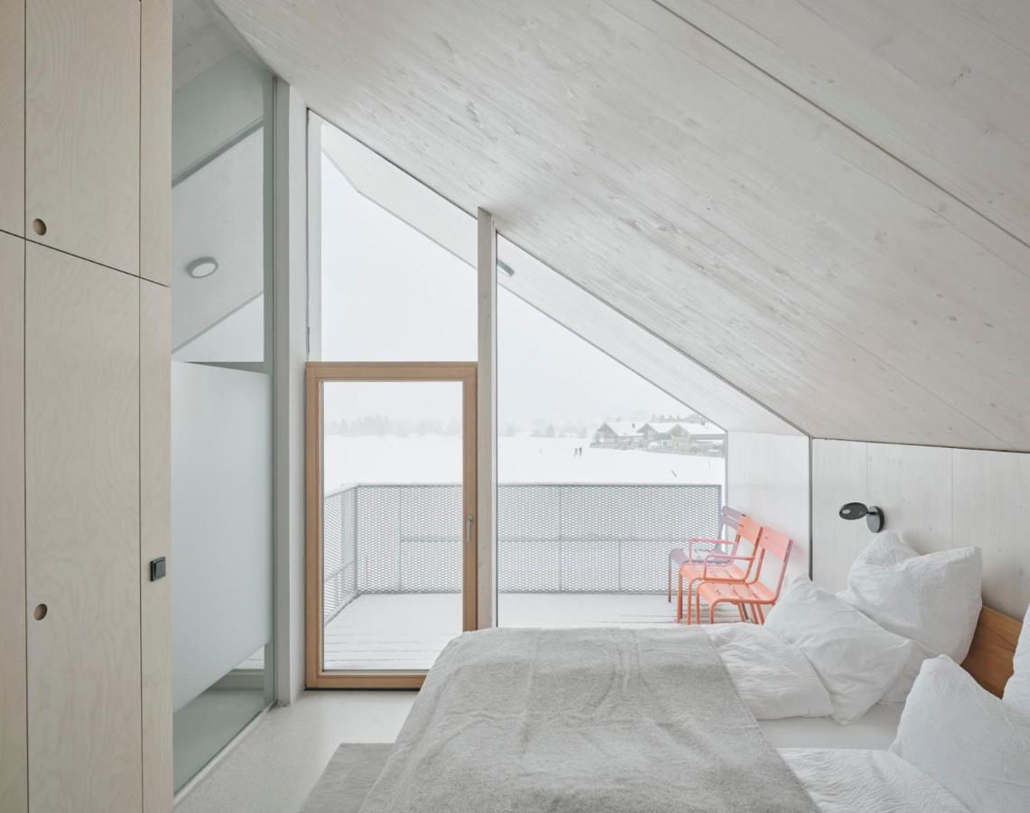 Urban Mountain Chalet With Lake View موراخ المظهر الخارجي الصورة