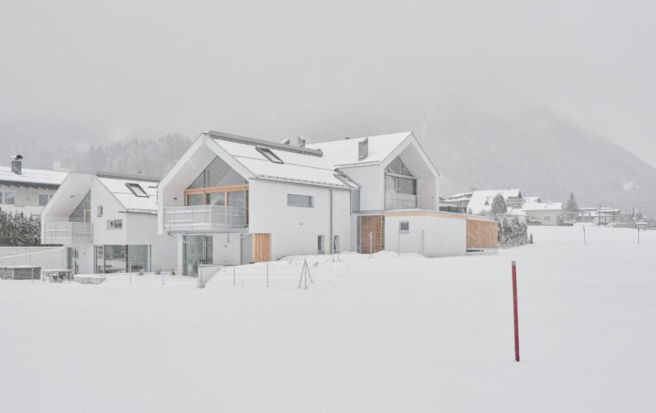 Urban Mountain Chalet With Lake View موراخ المظهر الخارجي الصورة