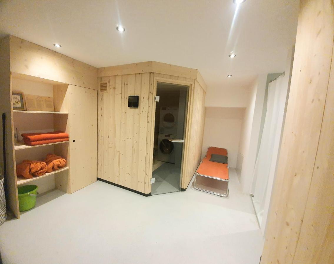 Urban Mountain Chalet With Lake View موراخ المظهر الخارجي الصورة
