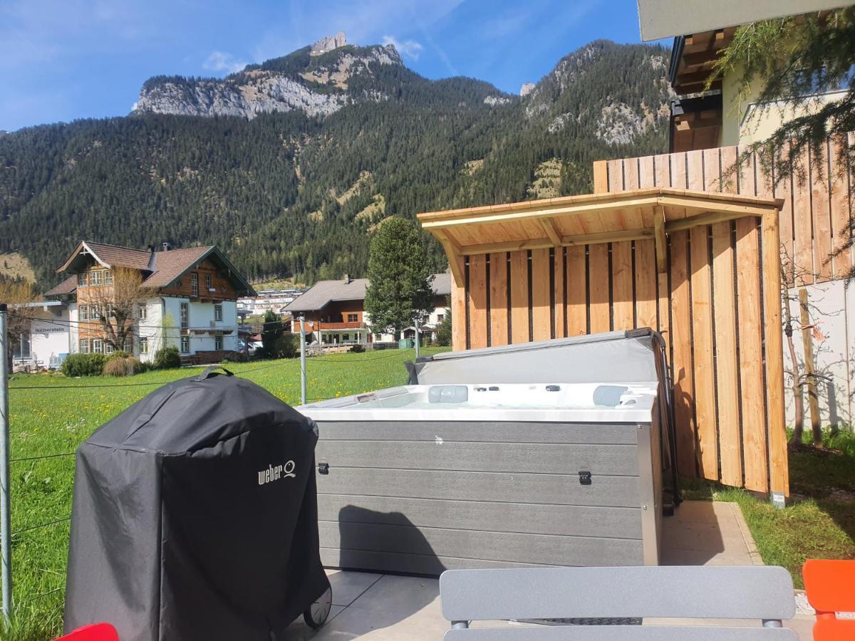 Urban Mountain Chalet With Lake View موراخ المظهر الخارجي الصورة