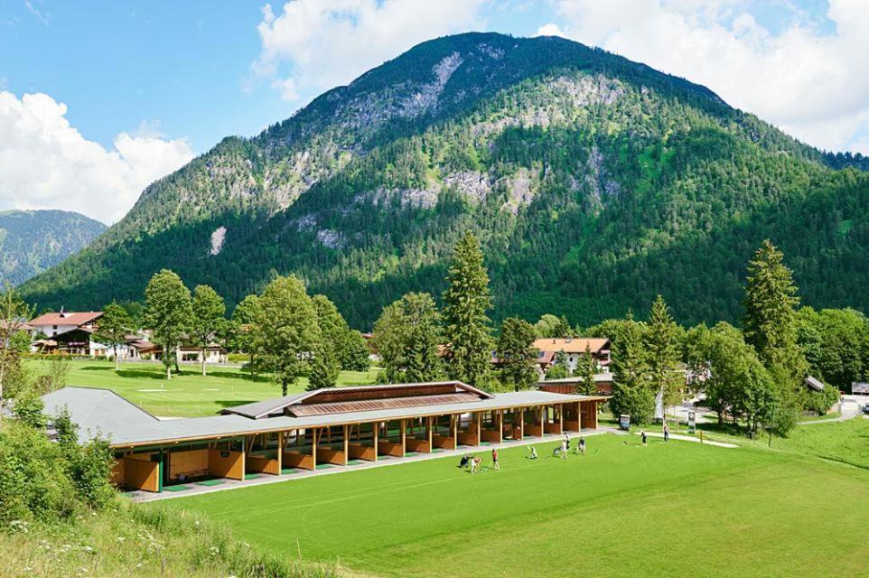 Urban Mountain Chalet With Lake View موراخ المظهر الخارجي الصورة